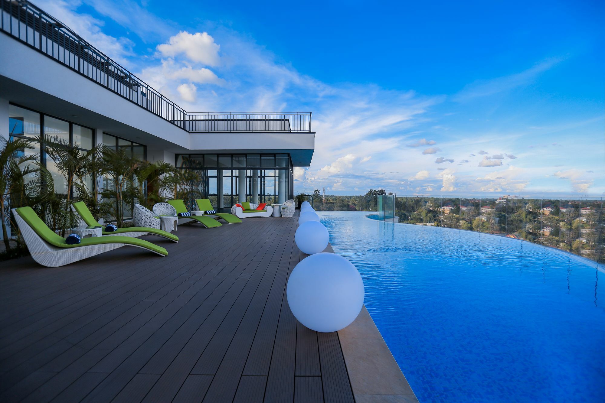 Kingfisher Nest Apartahotel 4*